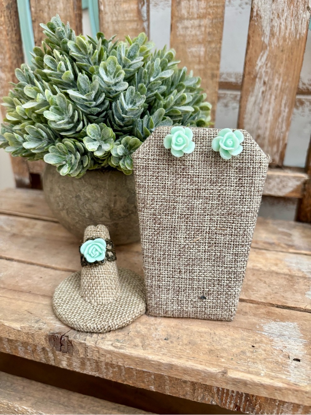 Women’s Flower Mint Green Stud Earrings & Ring Set NEW!